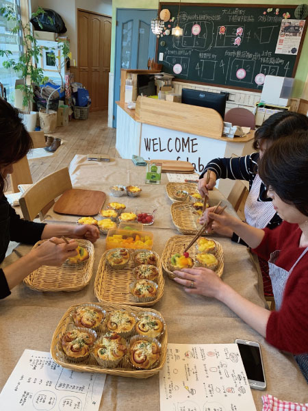 ナチュラルな家　かわいいお家　京都　パンつくり