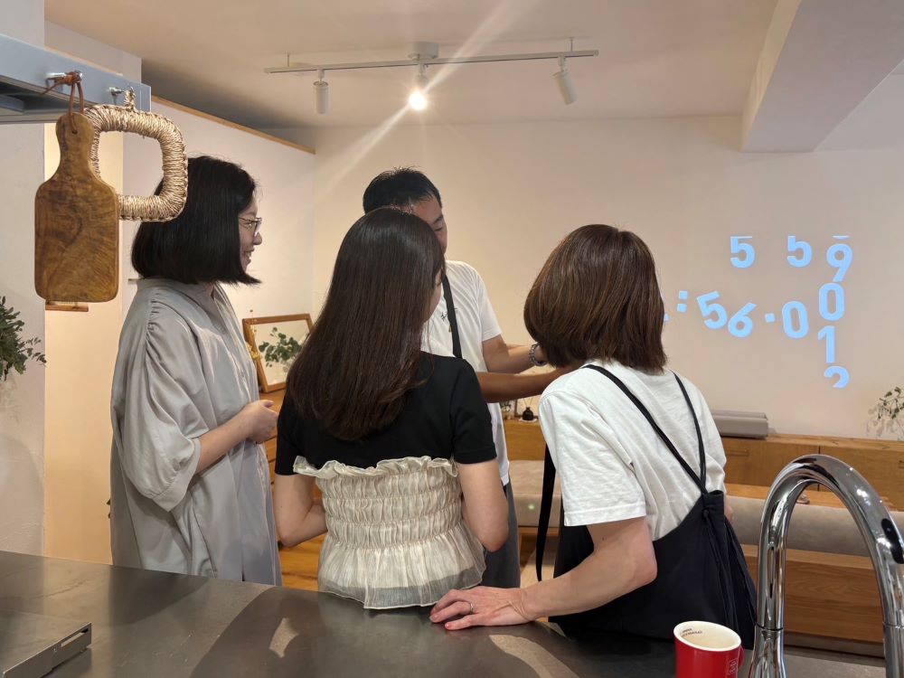 ｱｲﾘｰﾌﾗﾎﾞ 施主様宅お家撮影会 ﾀﾞｲﾆﾝｸﾞｷｯﾁﾝでの撮影風景