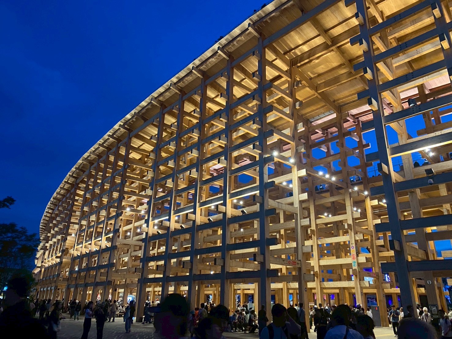 EXPO2025大阪･関西万博　大屋根リング　夜の風景