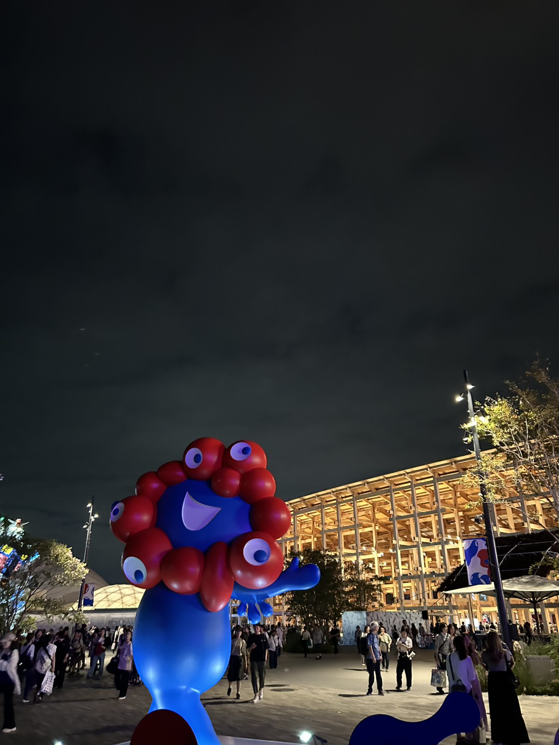 EXPO2025大阪･関西万博　ミャクミャクと大屋根リング