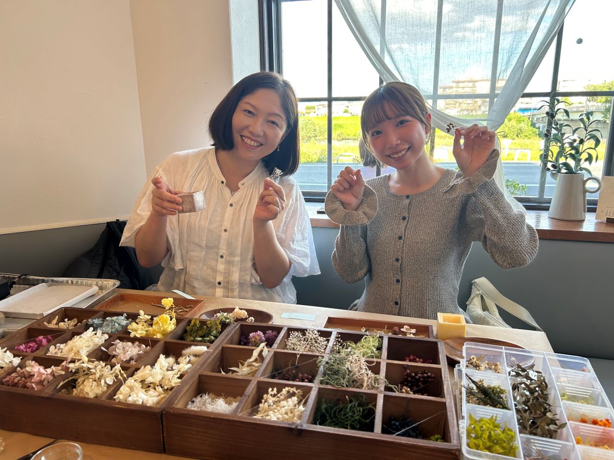 『Leaf.march&eacute;』さんイベント 好きな香りとお花を選んで、火を灯さない置き型のアロマボックス完成